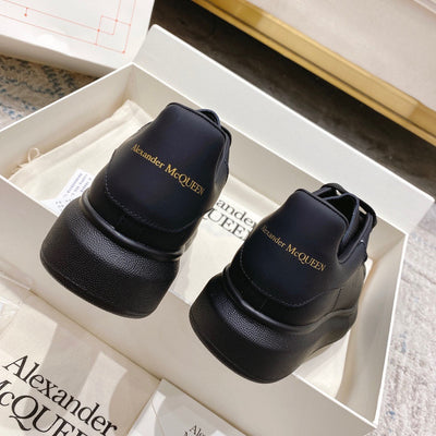 Sneakers & Shoes