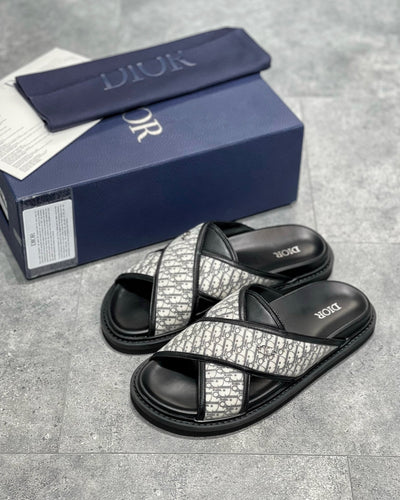 DIO Sandal