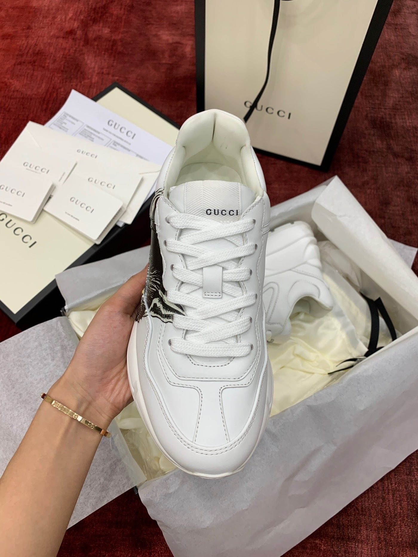 Sneakers & Shoes