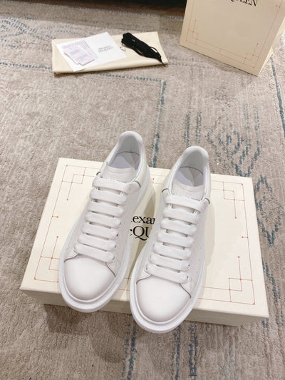 Sneakers & Shoes