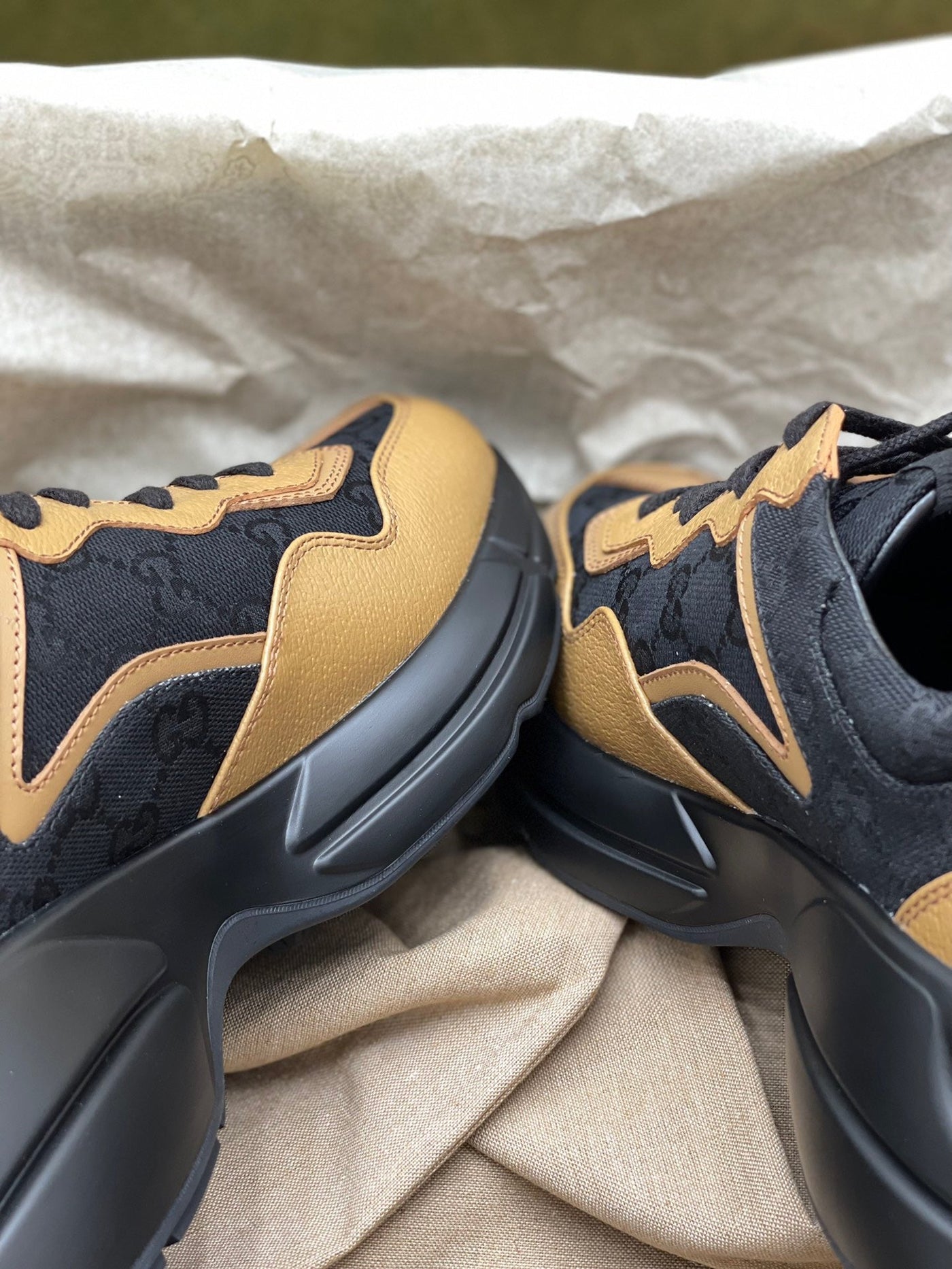 Sneakers & Shoes