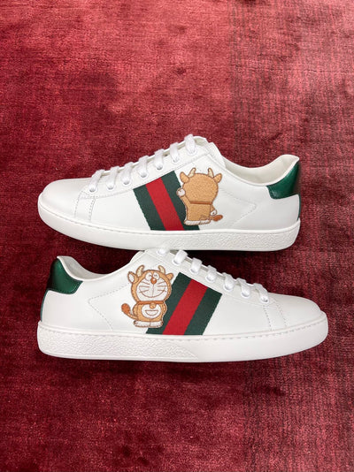 Sneakers & Shoes