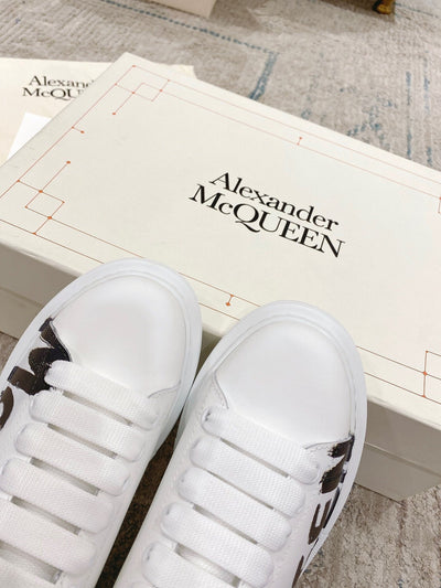 Sneakers & Shoes