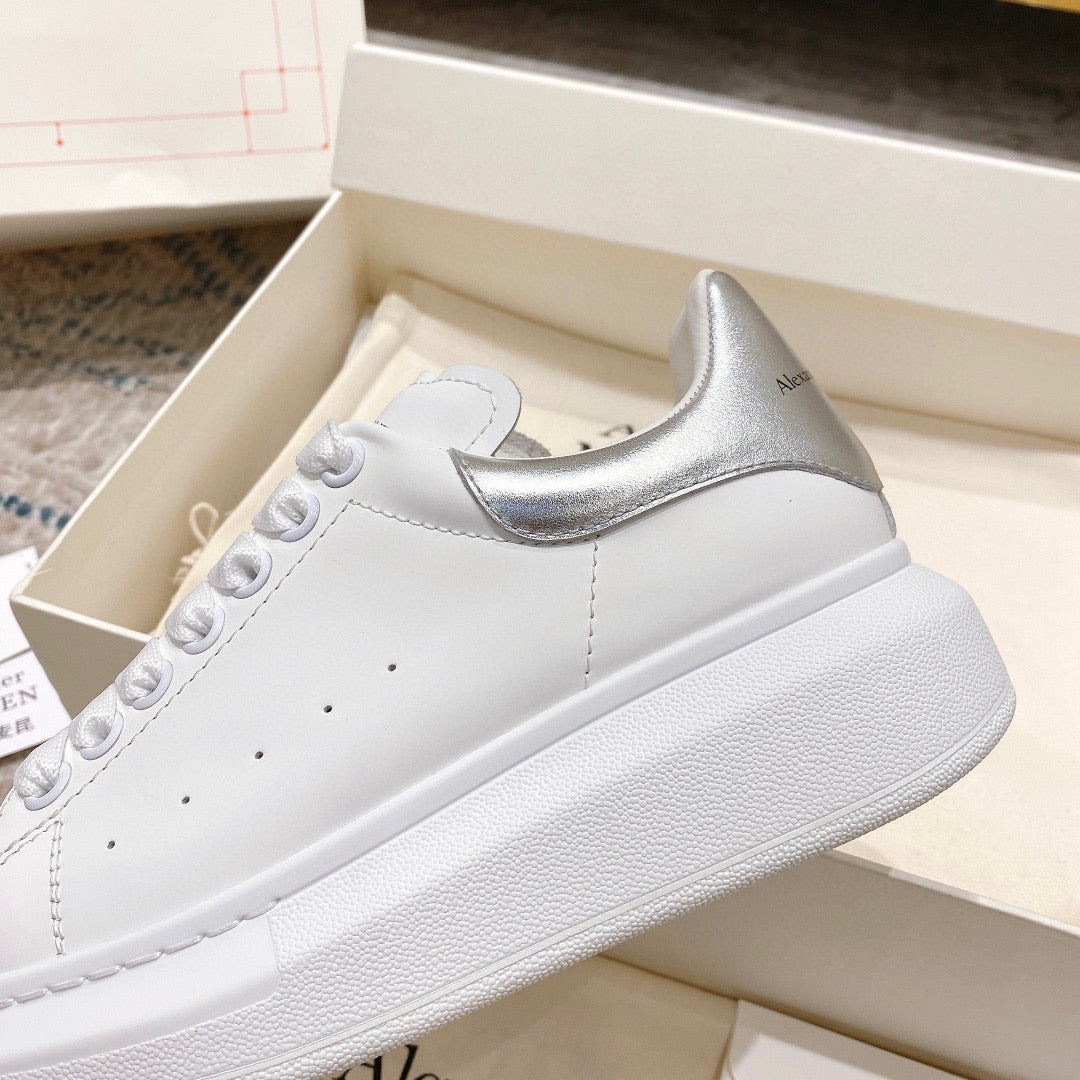 Sneakers & Shoes