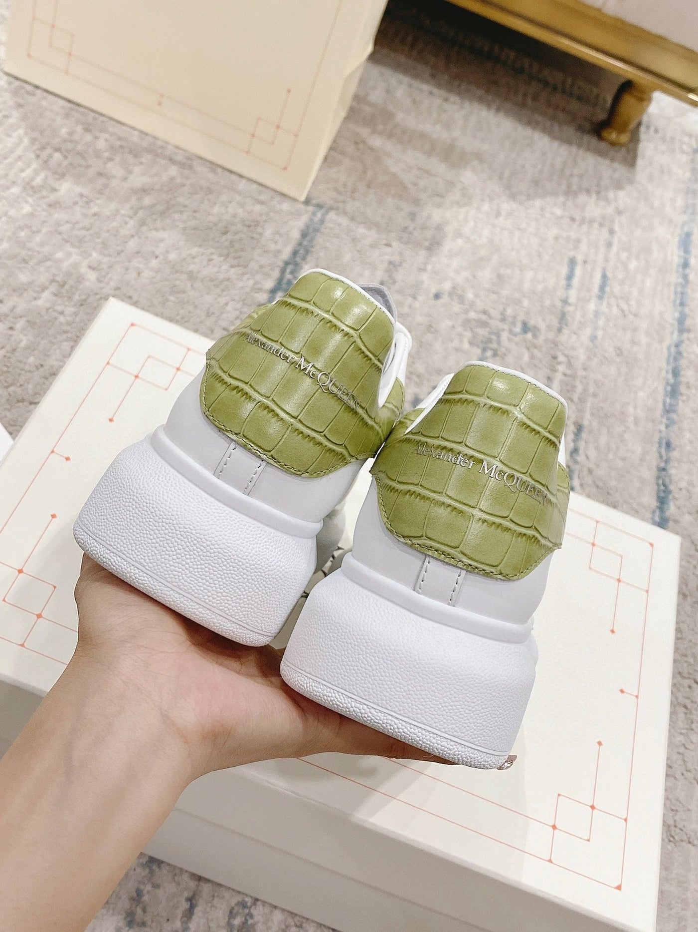Sneakers & Shoes