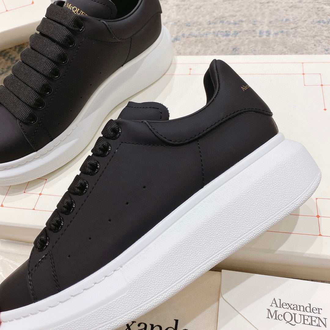 Sneakers & Shoes