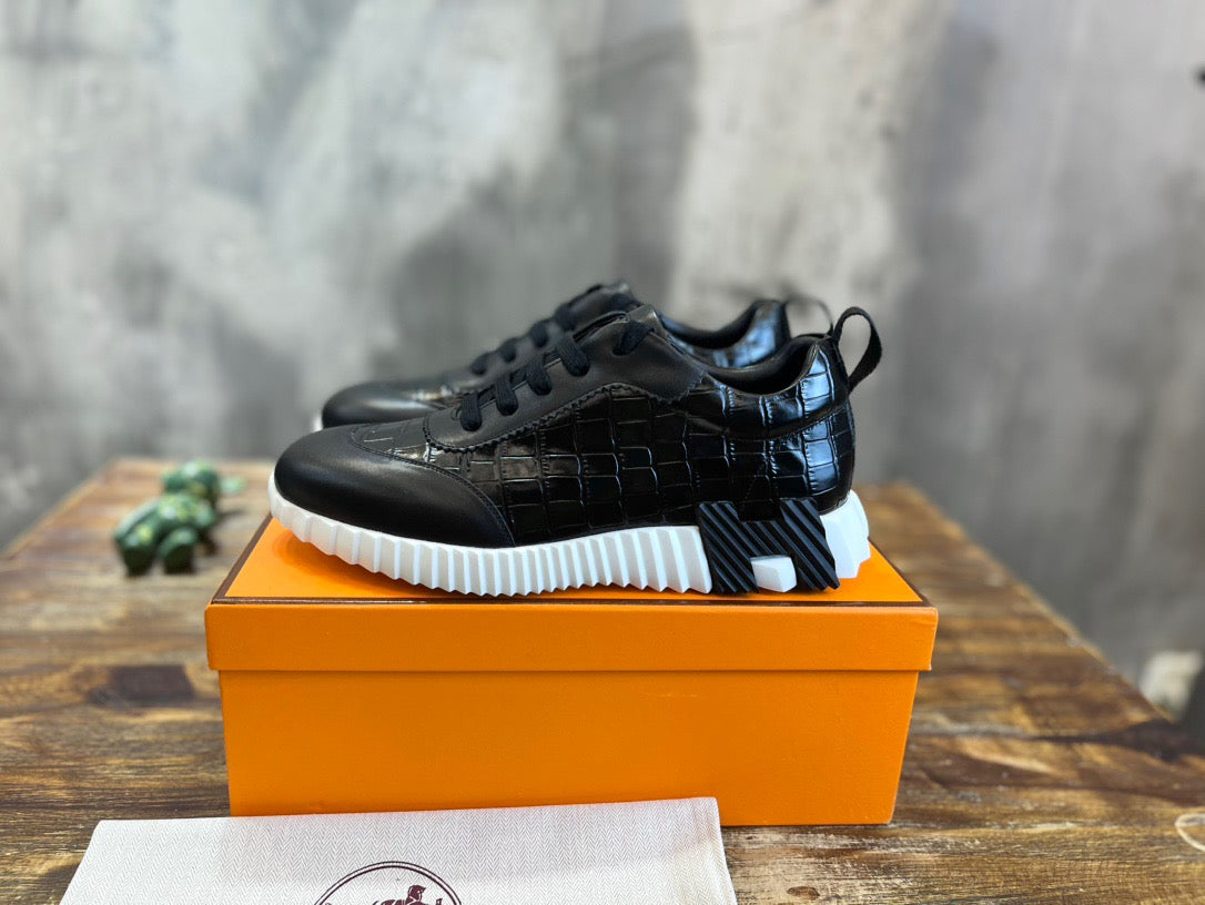 HERM Sneakers