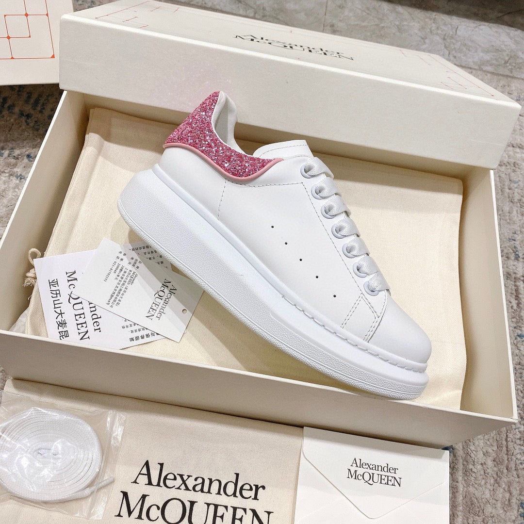 Sneakers & Shoes