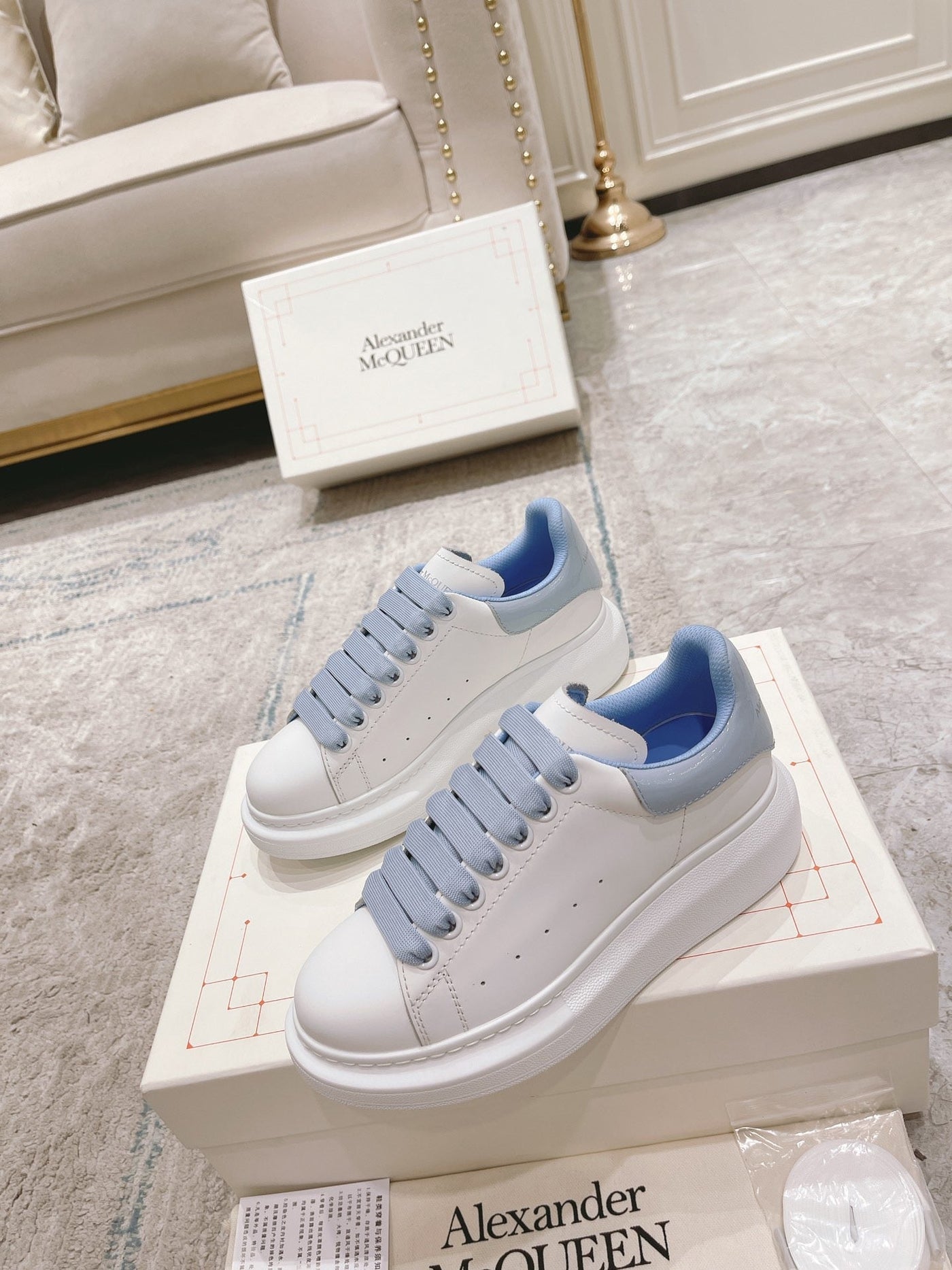Sneakers & Shoes