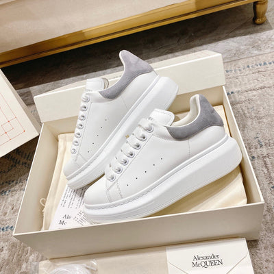 Sneakers & Shoes