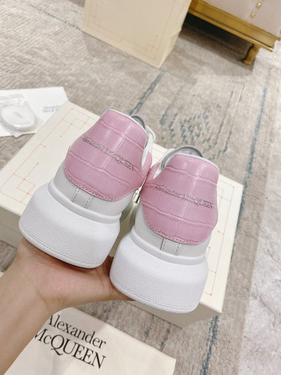 Sneakers & Shoes