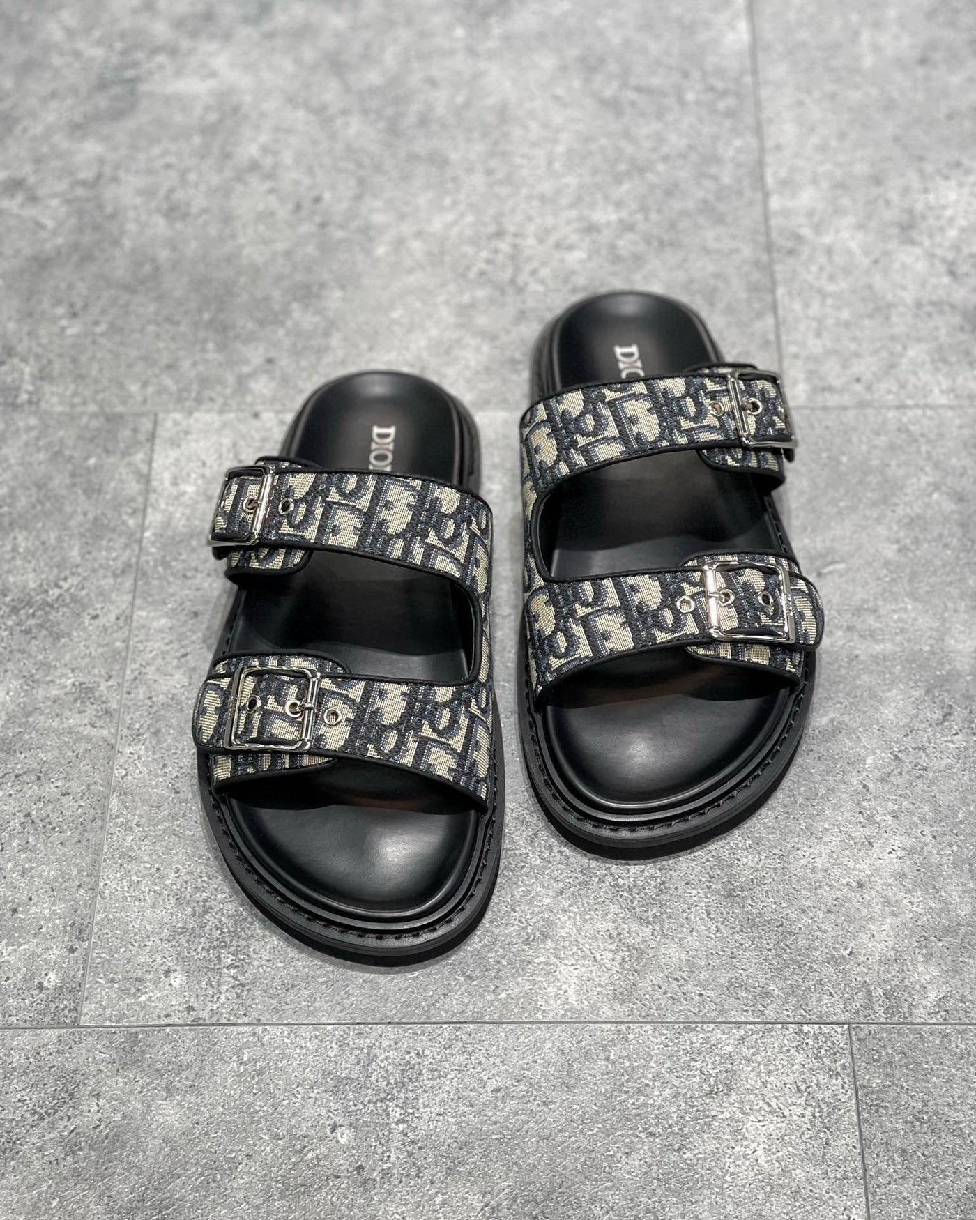 DIO Sandal