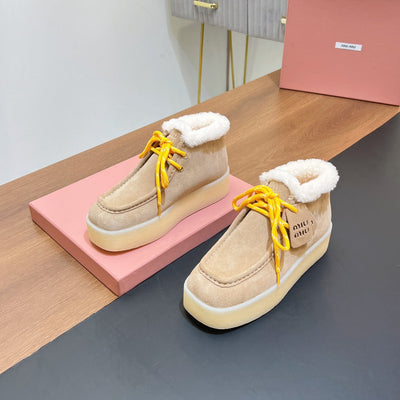 CHUKKA BOOTS IN BEIGE SUEDE WITH WOOL LINING