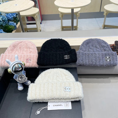 BEANIE HAT IN COOL GRAY WOOL 413327