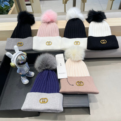 BEANIE HAT IN LIGHT PINK MIX WHITE WOOL AND FOX FUR 422503