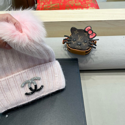 BEANIE HAT IN LIGHT PINK WOOL 426232