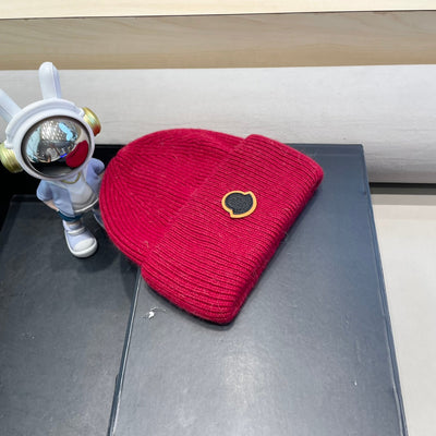 BEANIE HAT IN CHERRY RED WOOL 438124
