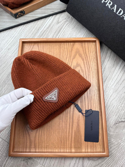 BEANIE HAT IN RED BROWN WOOL 332398