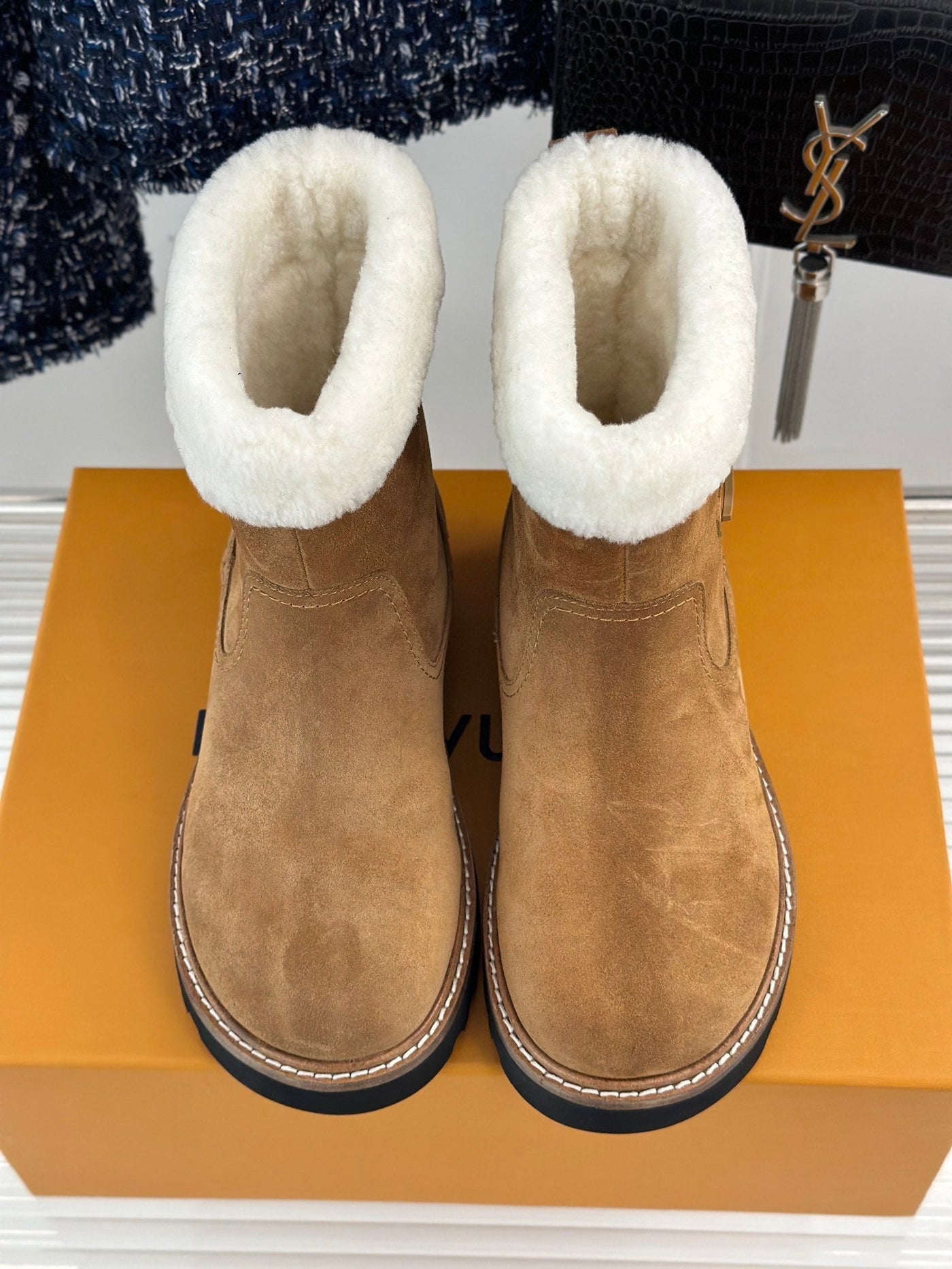 CHUNKY SOLE SNOW BOOTS IN PEANUT BROWN SUEDE AND WHITE WOOL